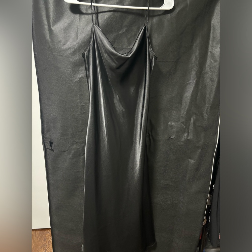 XS Bebe silk dress. Midi length